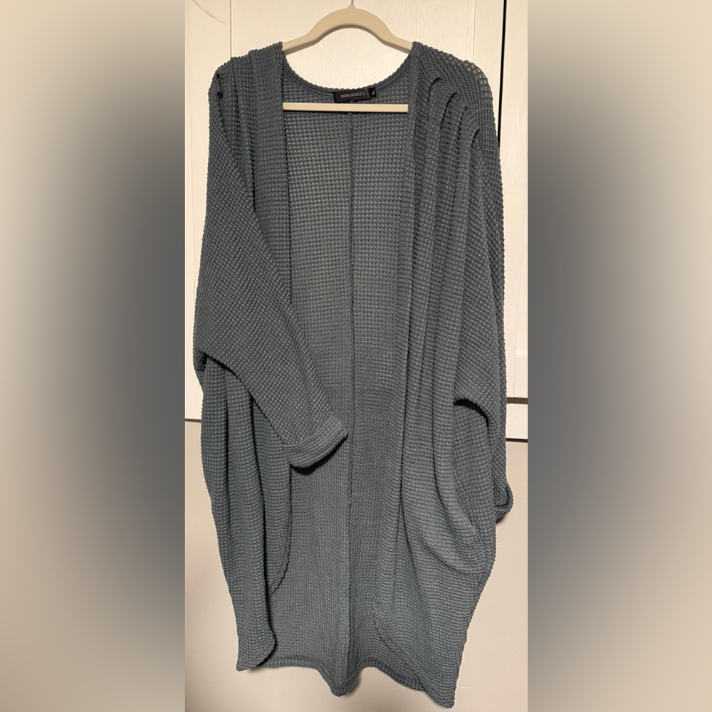 Elegant Dusty Green Women's Cardigan - Picture 2 of 6